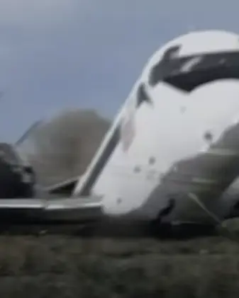 Airplane crash simulator game thumbnail